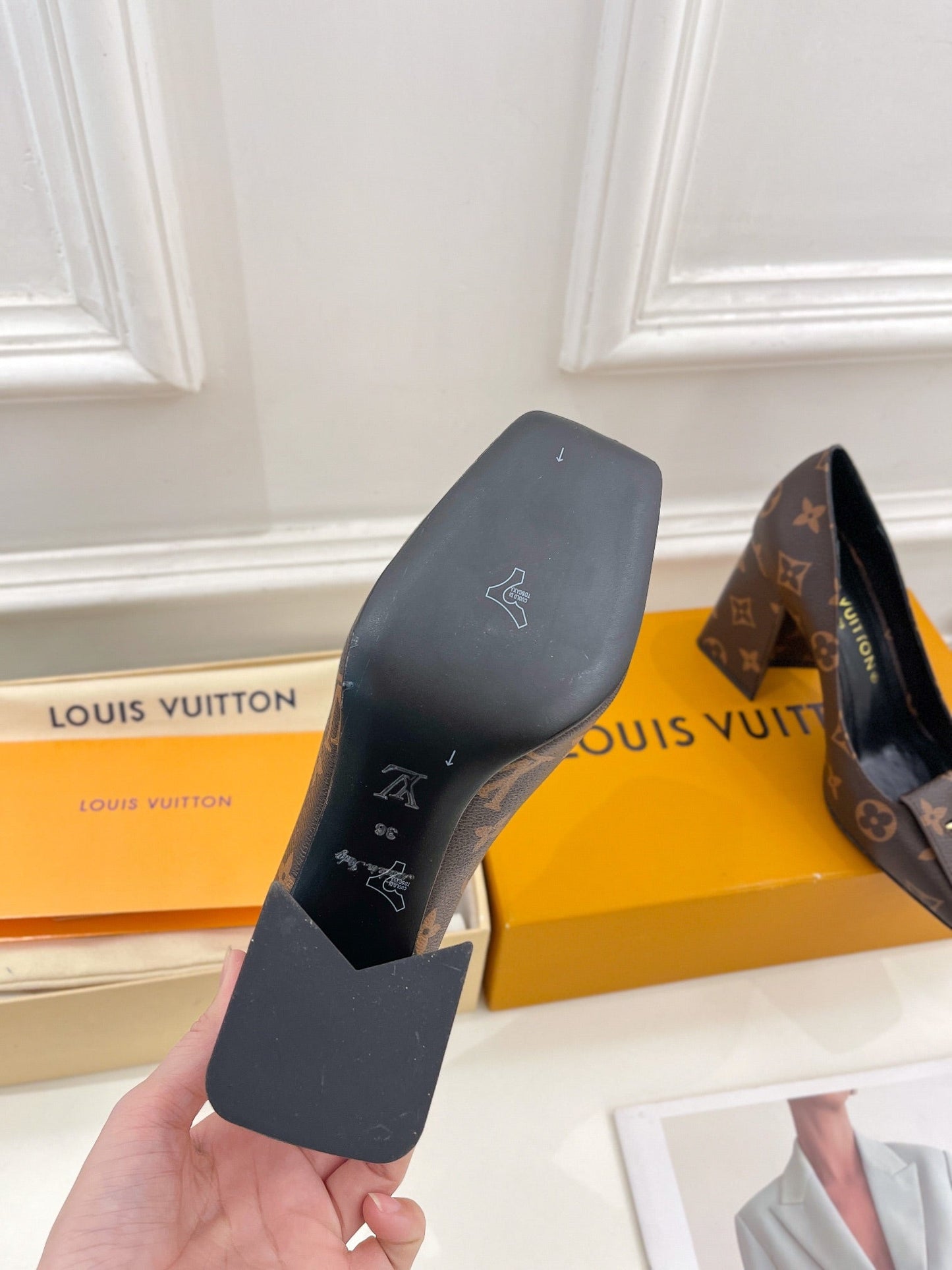 New 1:1 rep LUV High Heel Shoes 011
