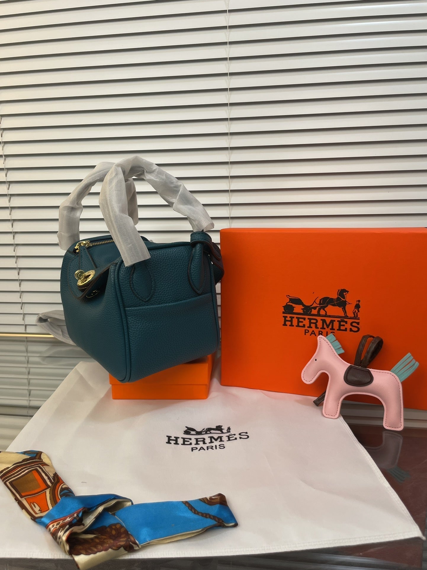 EN - New 1:1 rep  Bags HM 147