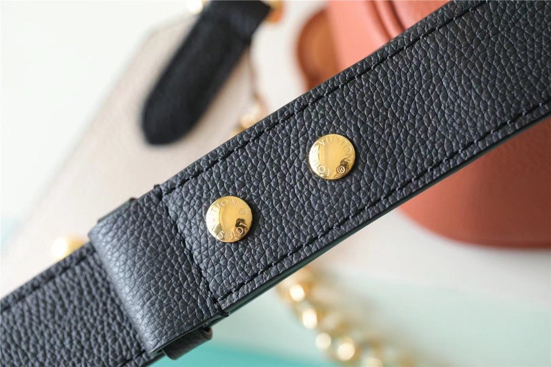 Top Quality Lockme Tender Chataigne Brown For Women,  Shoulder And Crossbody Bags 7.5in/19cm Top Quality 