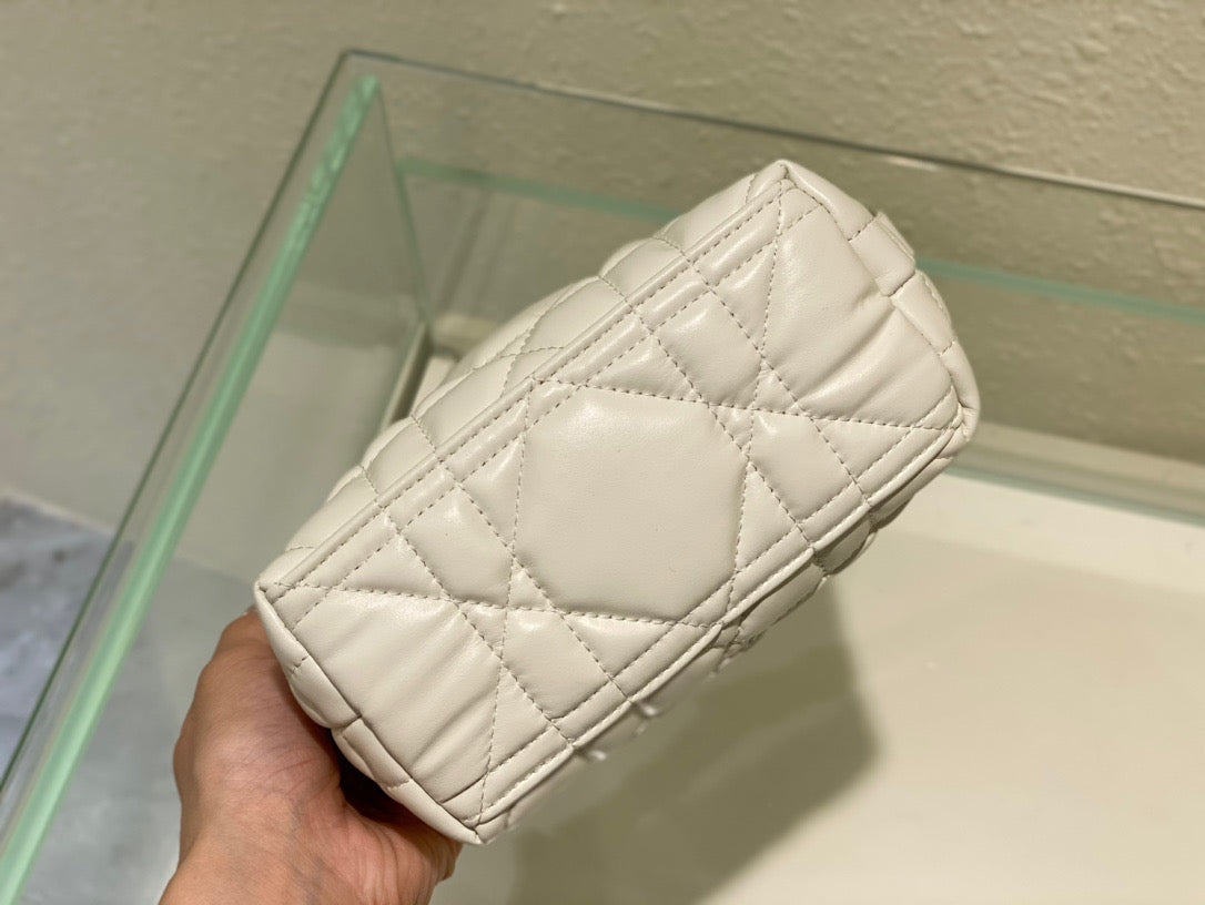 Top Quality Small DYORTravel Nomad Pouch White, For Women, Womens Handbags 6in/15cm CD S5553BMIG_M030