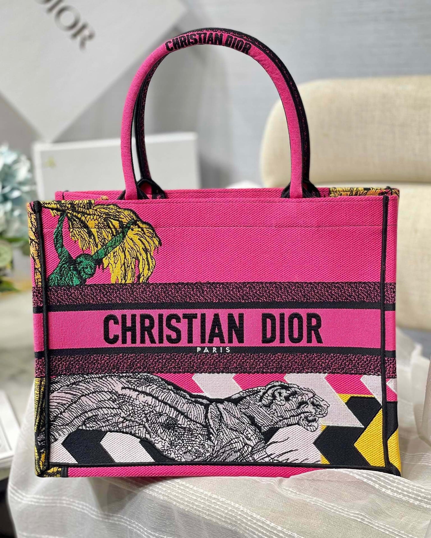 Top Quality MeTop Qualityum Book Tote Pink, For Women, Womens Handbags 14in/36cm CD
