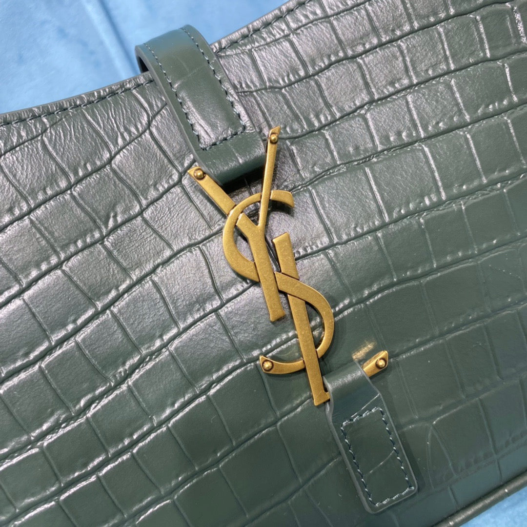 Top Quality Le 5 À 7 Hobo Bag In CrocoTop Qualityle Embossed Shiny Dark Green For Women 9in/23cm YSL 657228DZE0W3045