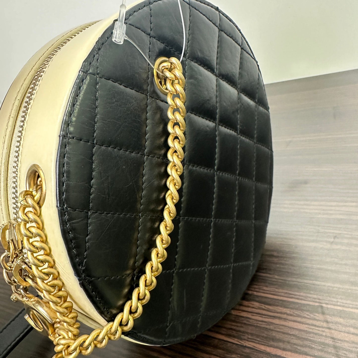 Chanel Black Crumpled Calfskin En Vogue Round Bag Chanel LB125424