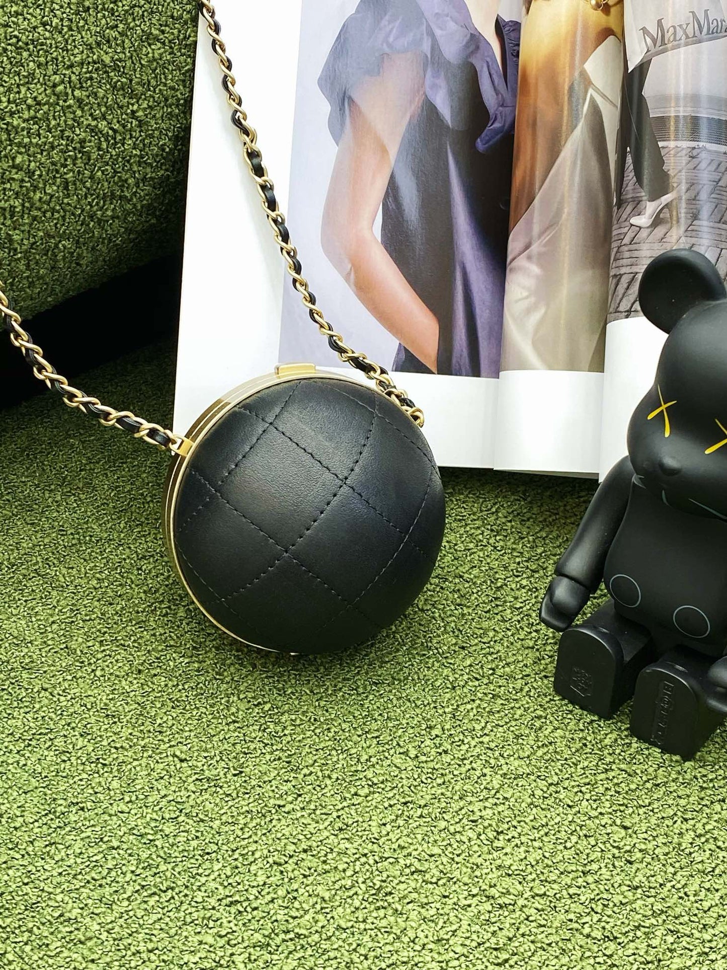 CHL Ball Bag Black and Gold Chain Bag For Women 23.5cm/95in