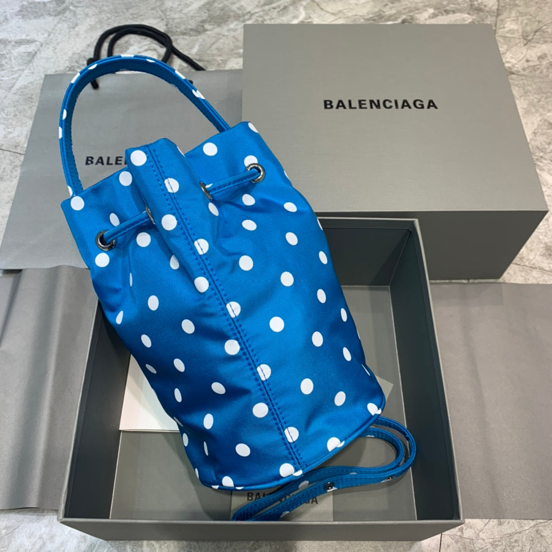 Top Quality Le Cagole MeTop Qualityum Bucket Bag In Blue, For Women,  Bags 17.6in/45cm