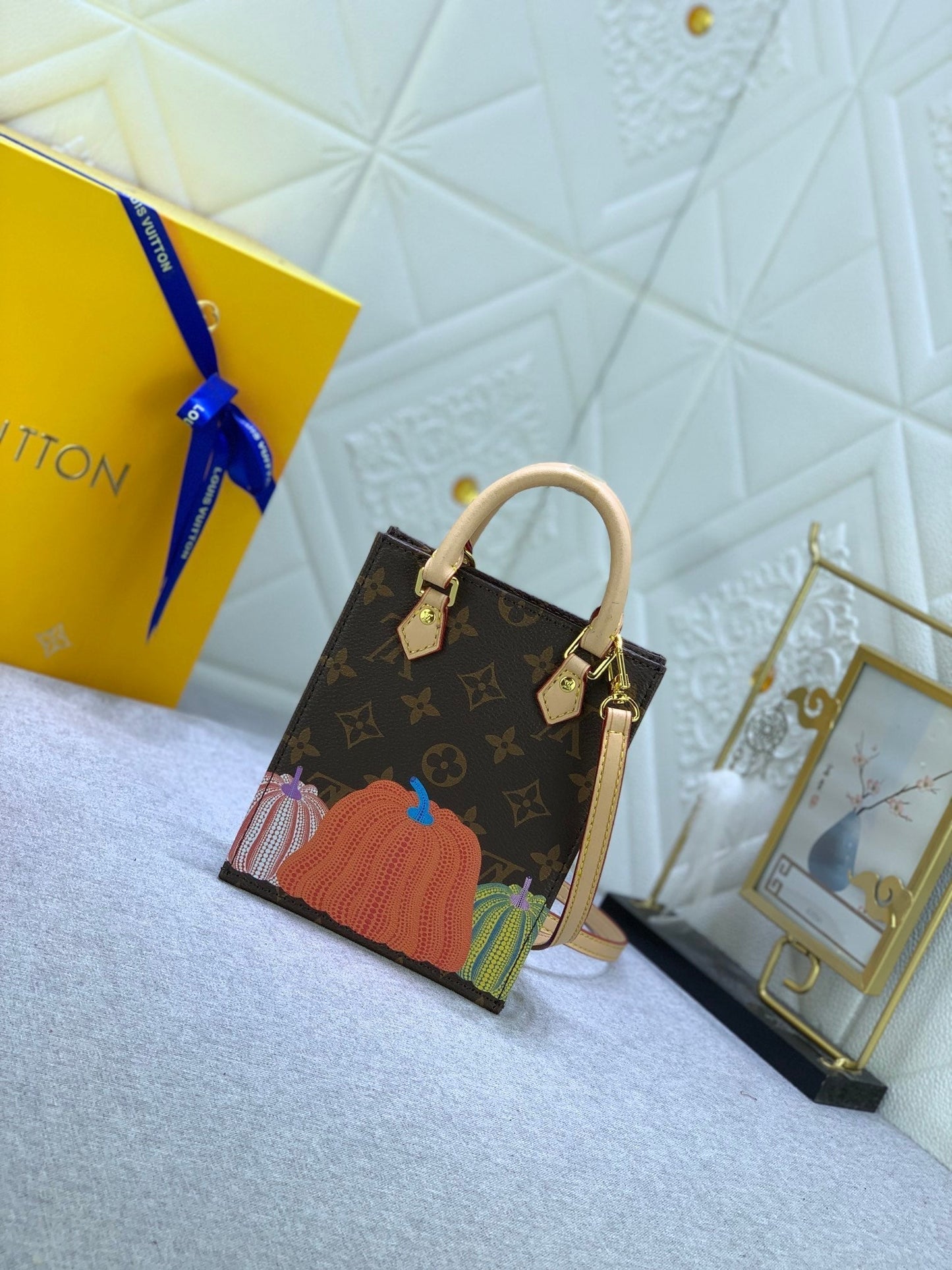 EN - Luxury Bags LUV 821