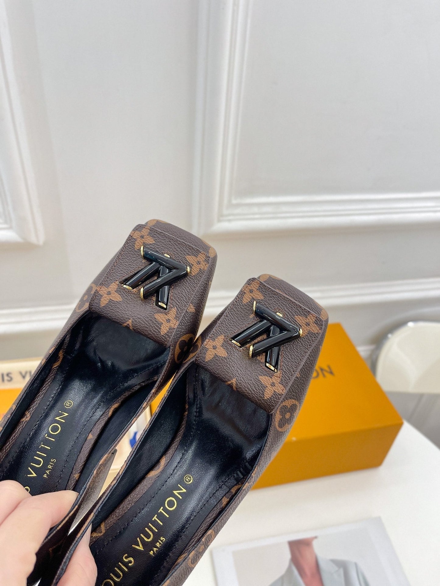 New 1:1 rep LUV High Heel Shoes 011