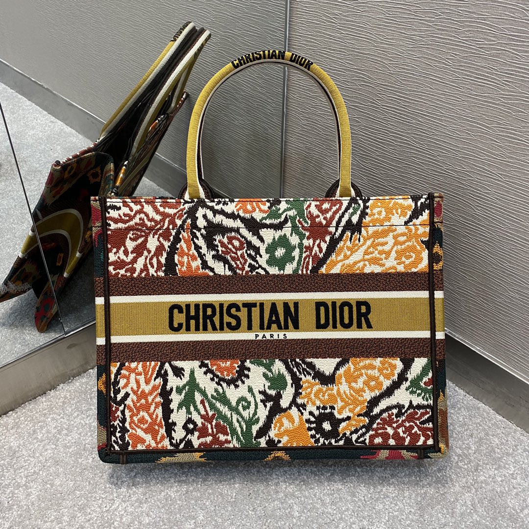 Top Quality MeTop Qualityum Book Tote Multicolor For Women 14in/36cm CD