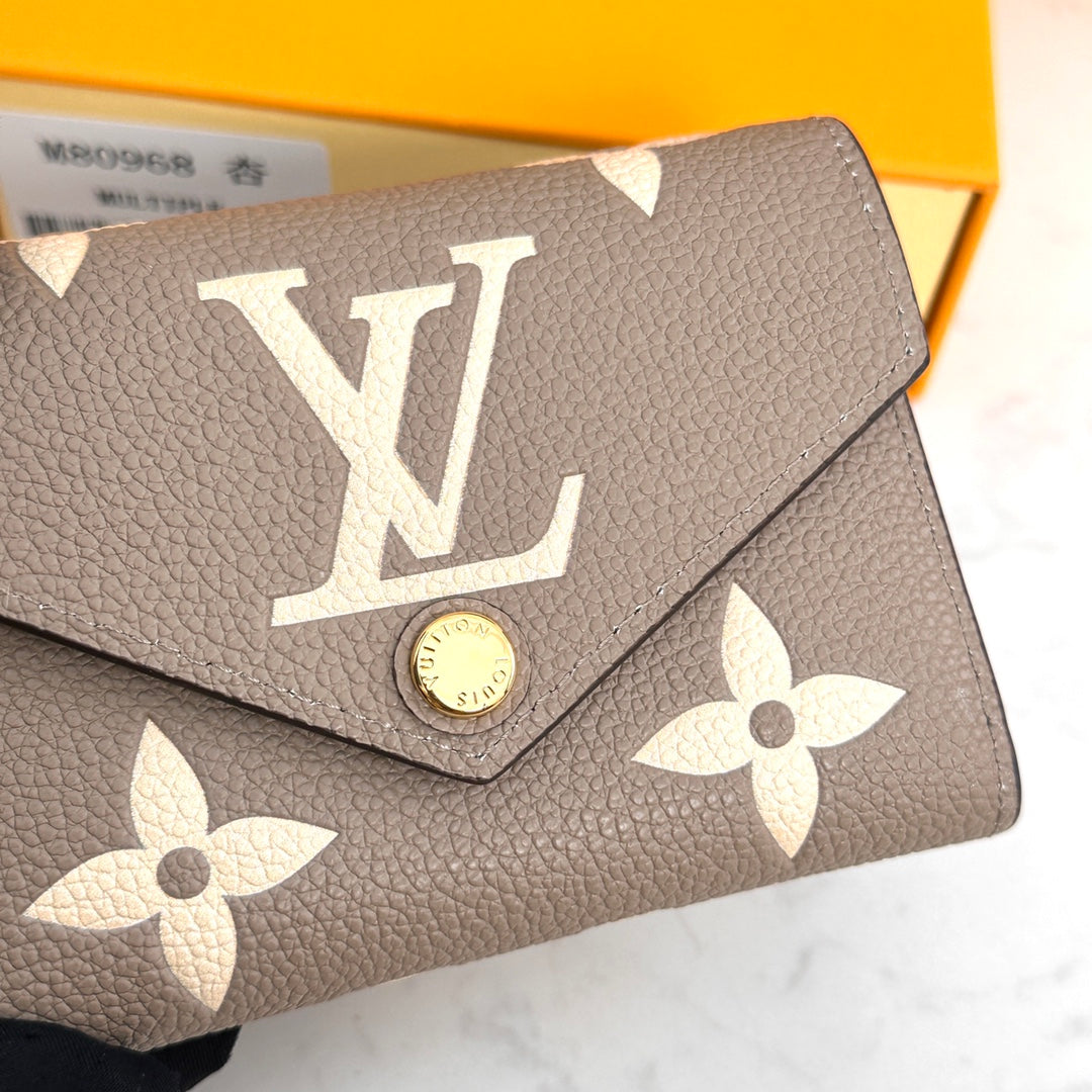 EN - New 1:1 rep  Wallet LUV 136