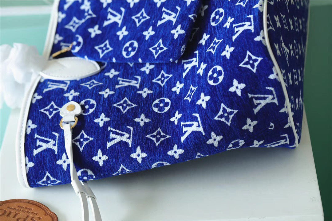 Top Quality Neverfull MM Monogram Blue For Women,  Shoulder And Crossbody Bags 12.2in/31cmTop Quality M46220