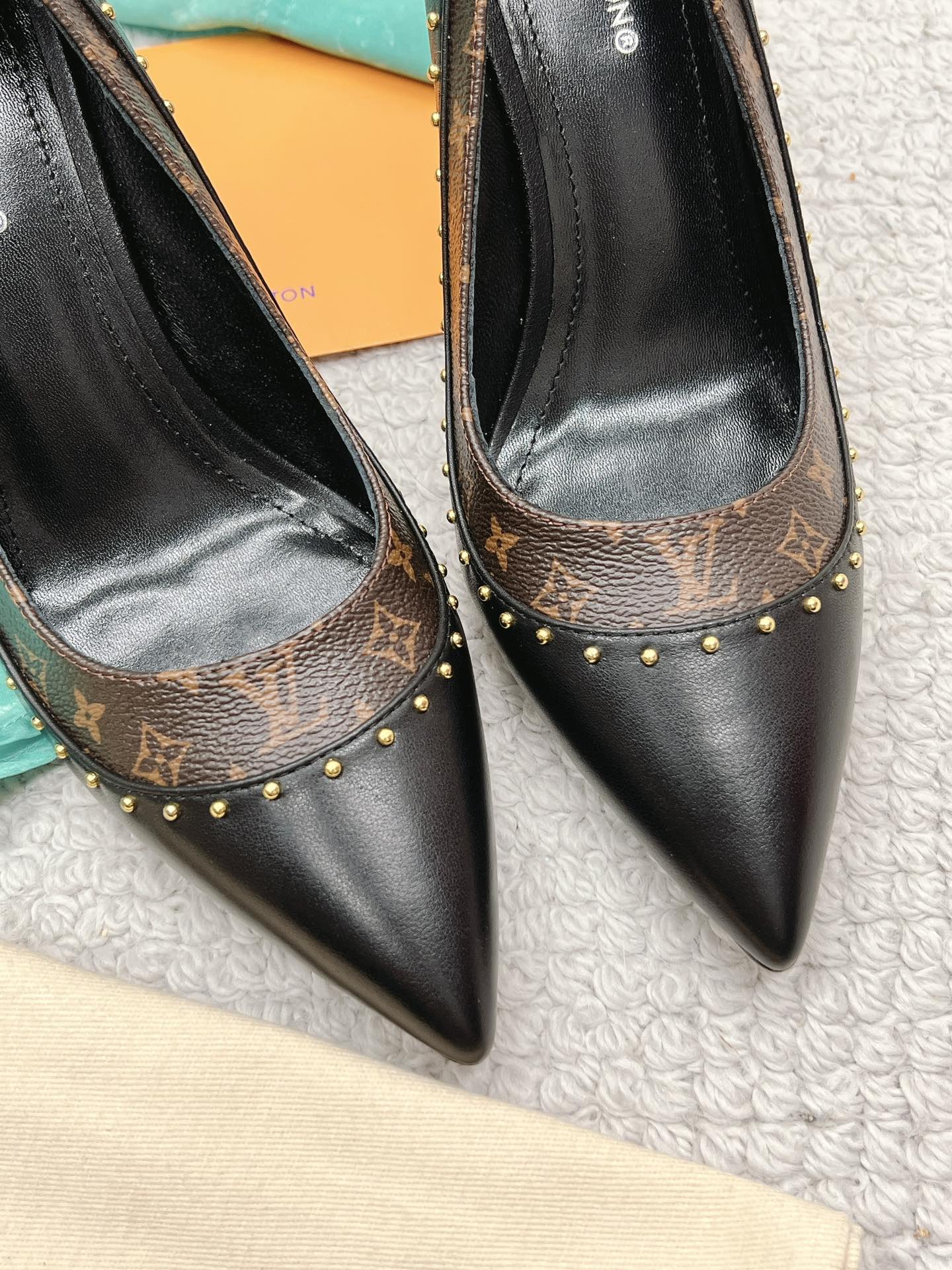 New 1:1 rep LUV High Heel Shoes 041