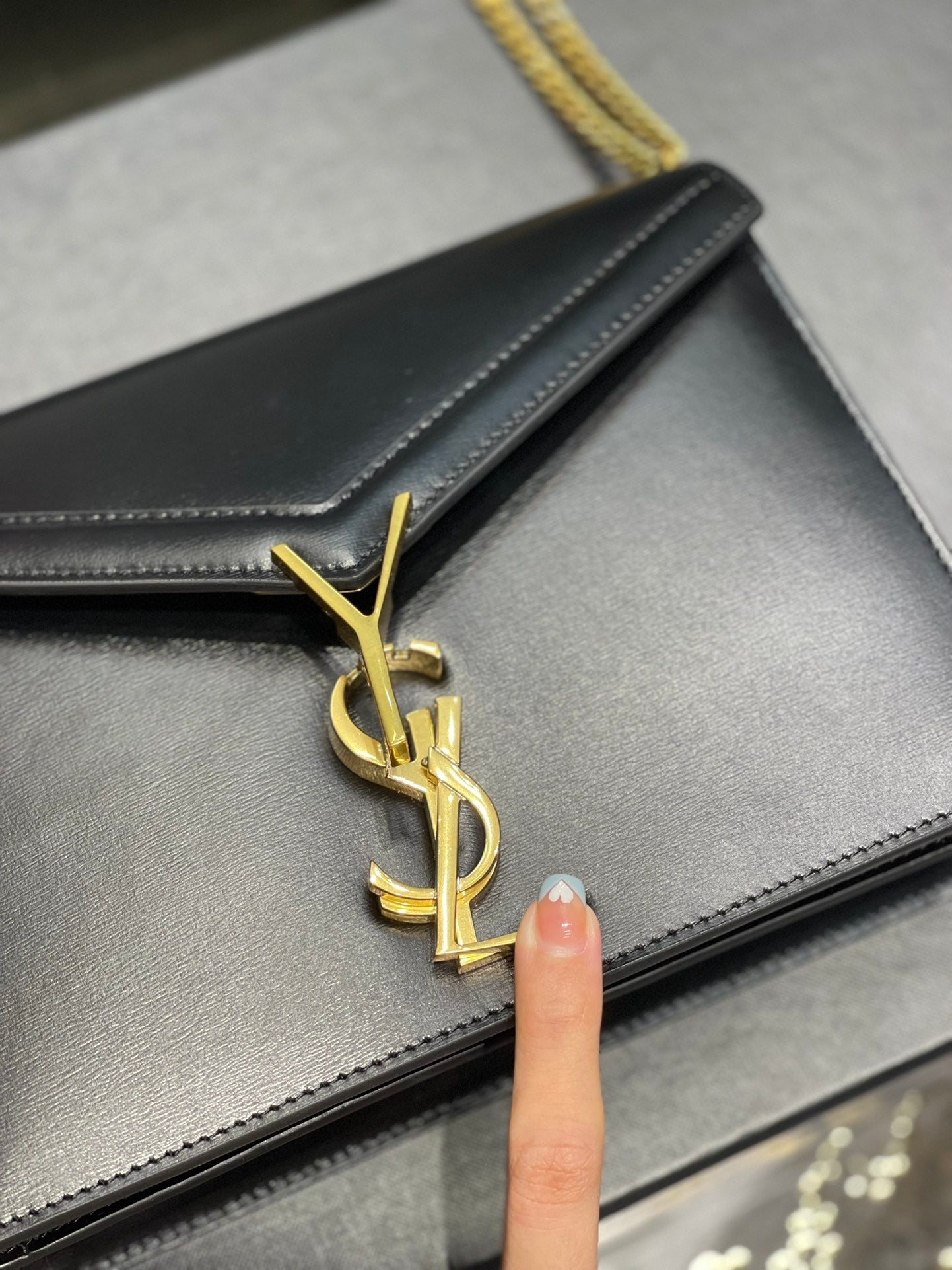 YSSL Cassandra Medium Chain Bag Black In Grain De Poudre Embossed For Women 8in/22cm YSL 5327500SXSW1000