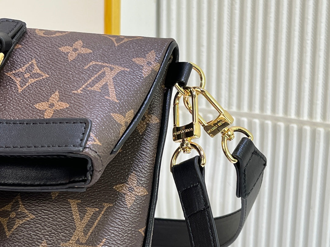 EN - Luxury Bags LUV 765