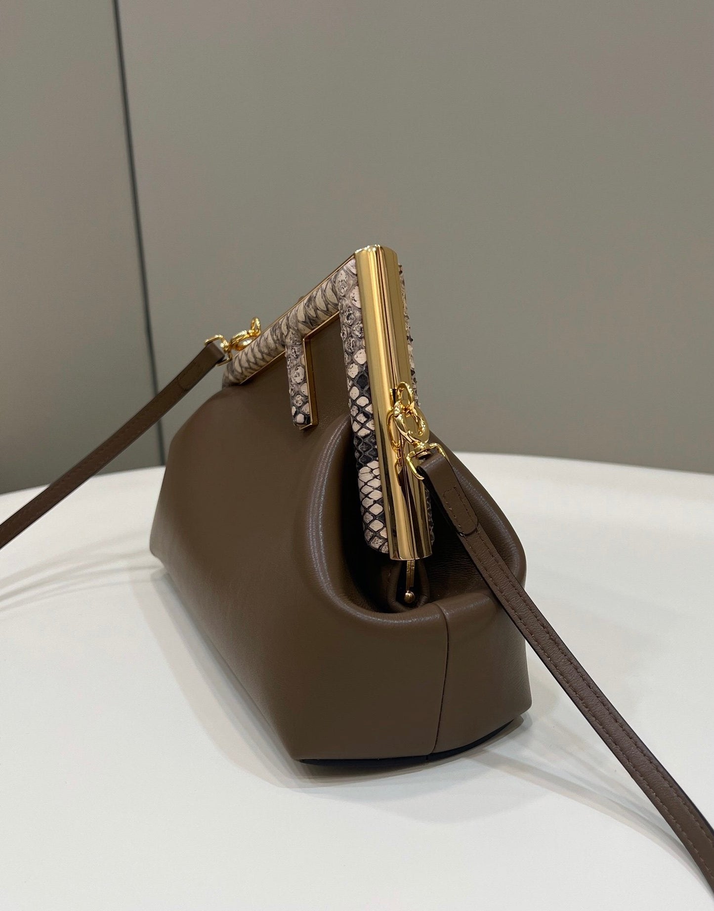 Top QualityTop Quality Top QualityTop Qualityrst Small Dark Brown For Women, Women’s HandBags, Shoulder And Crossbody Bags 10in/26cm FF 8BP129