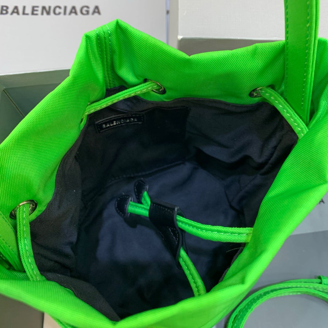Top Quality Le Cagole MeTop Qualityum Bucket Bag In Green, For Women,  Bags 11.8in/30cm