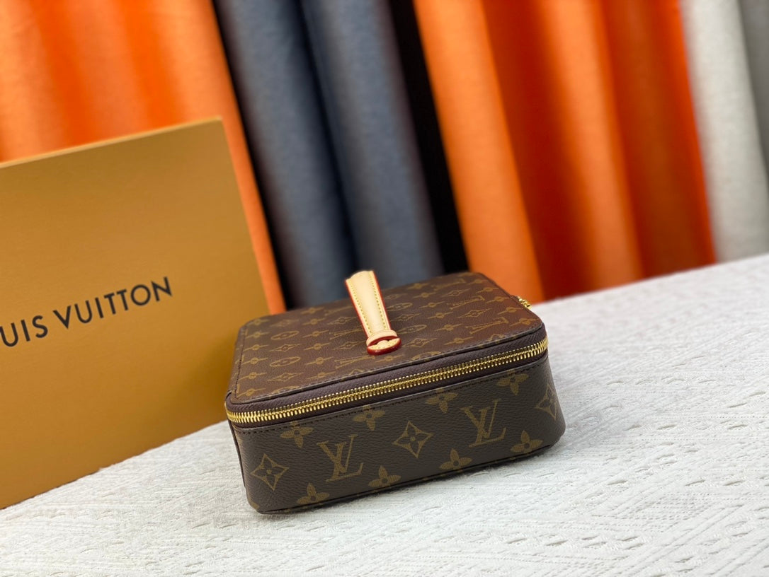 New 1:1 rep Lux Bags LUV 904