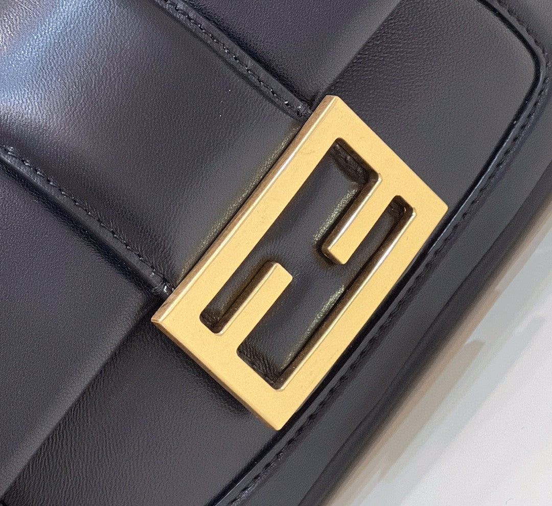 Top QualityTop Quality Baguette Chain Black  Bag For Woman 19cm/7.5in