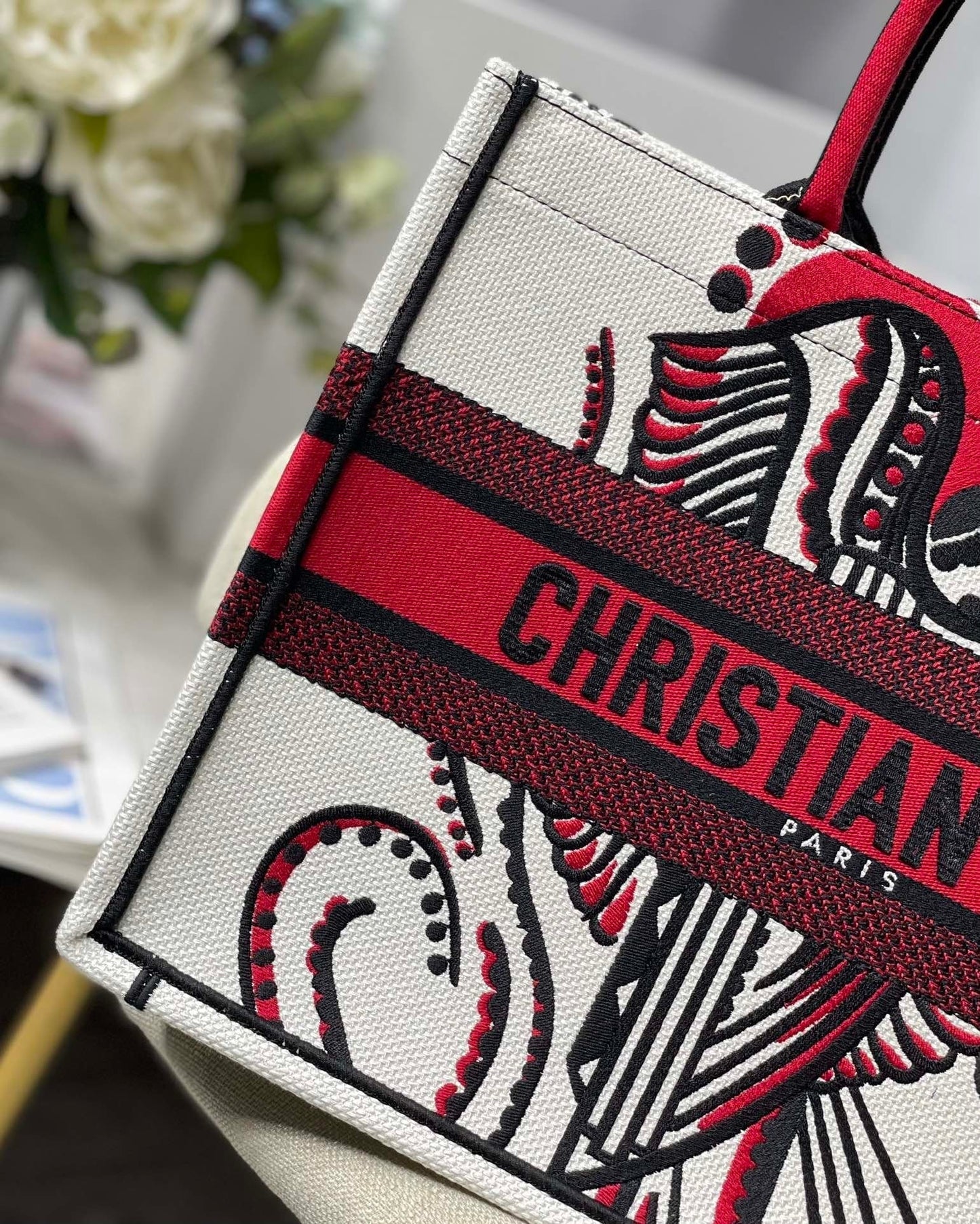 Top Quality MeTop Qualityum Book Tote Latte Multicolor Cupidon Embroidery, Red/White, For Women Womens Handbags, 41cm CD M1296ZTQG_M941