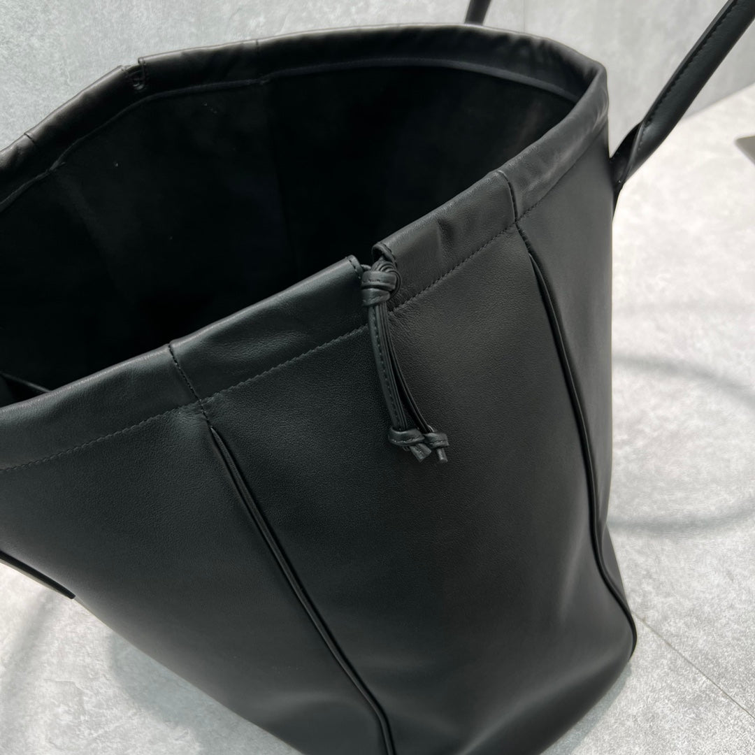 Top Quality Cabas Drawstring Cuir Triomphe Black For Women 17in/44cm 199973DU3.38NO
