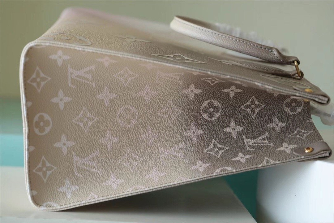 Top Quality Onthego MM Tote Bag In Monogram Canvas Sunset Kaki For Women 13.8in/35cm Top Quality M20510