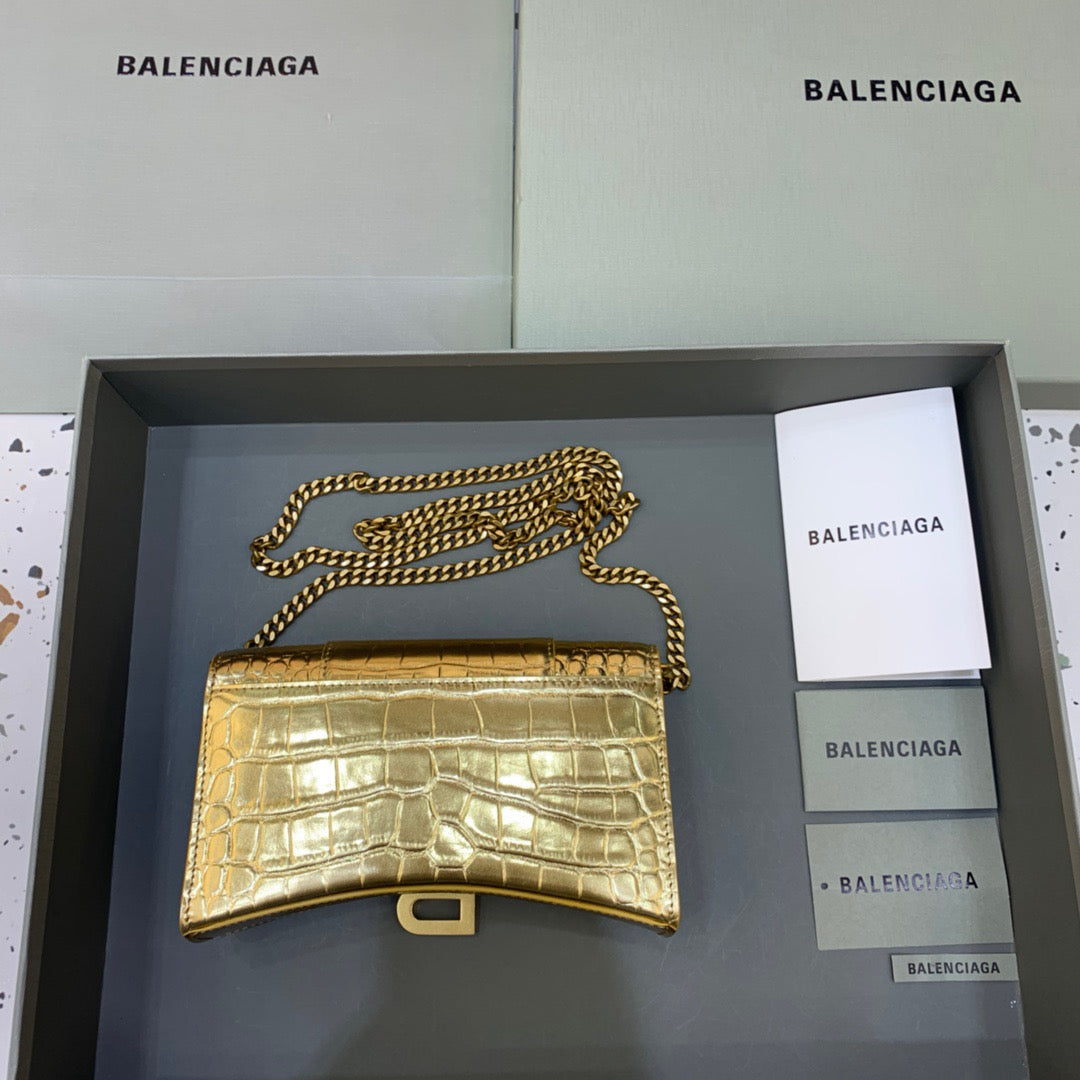 Top Quality Hourglass Wallet On Chain in Gold, For Women,  Bags 7.6in/19cm 6560501S49M8005
