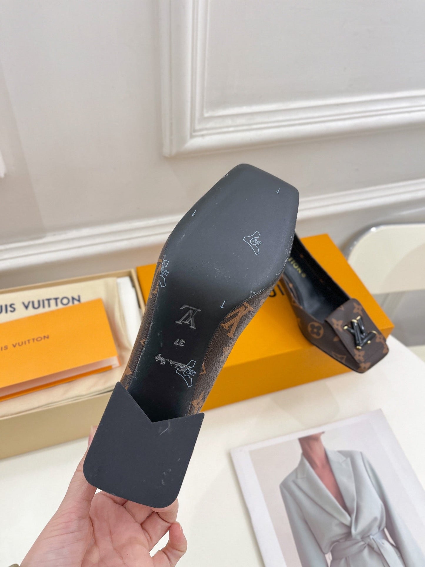 New 1:1 rep LUV High Heel Shoes 033