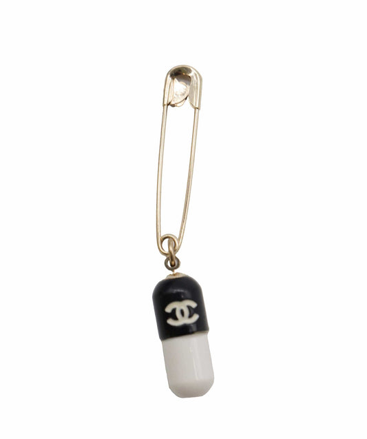 chanel 80's pill pin  DXBS2604