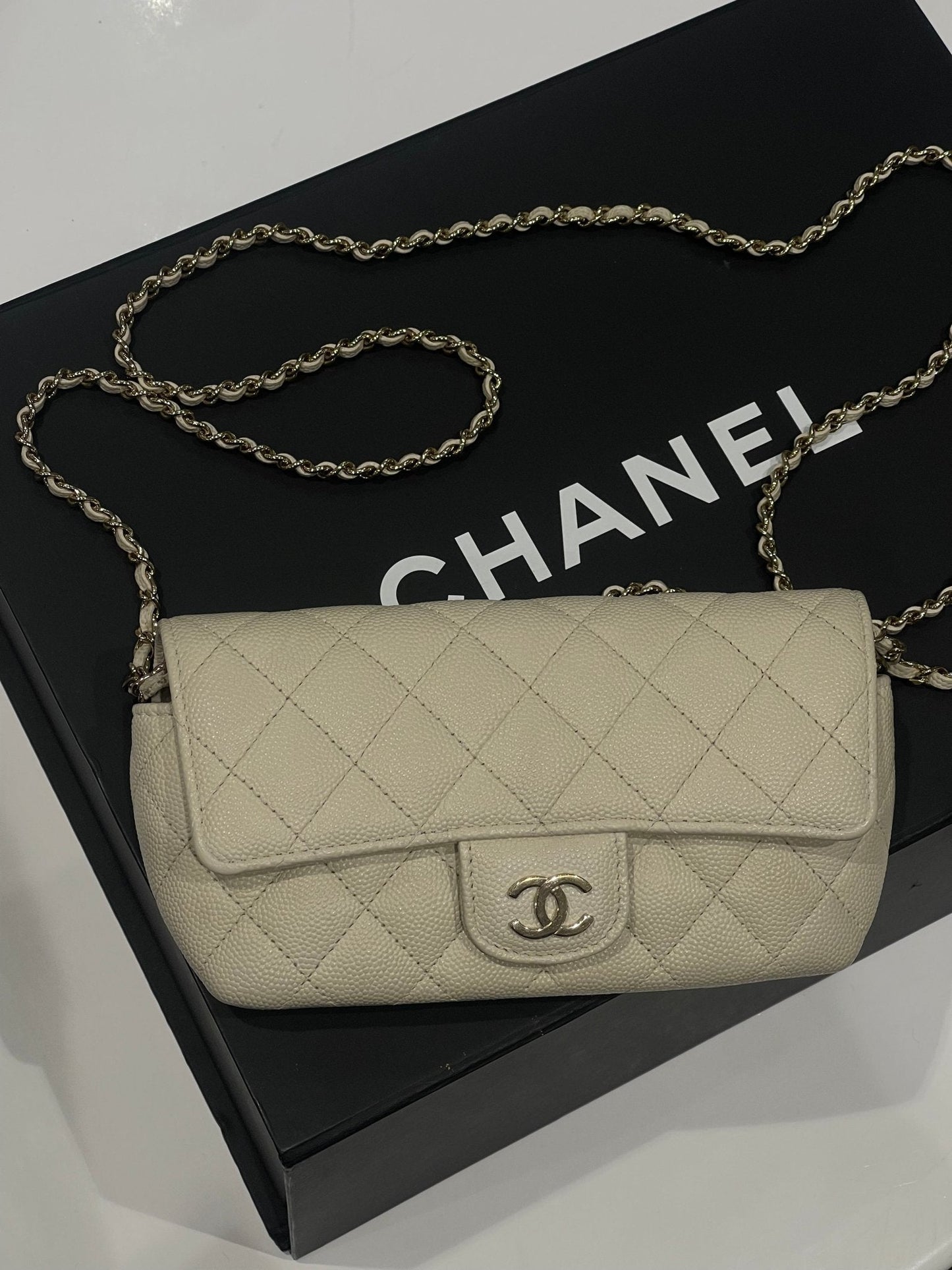 Chanel - Mini sac classique ivoire