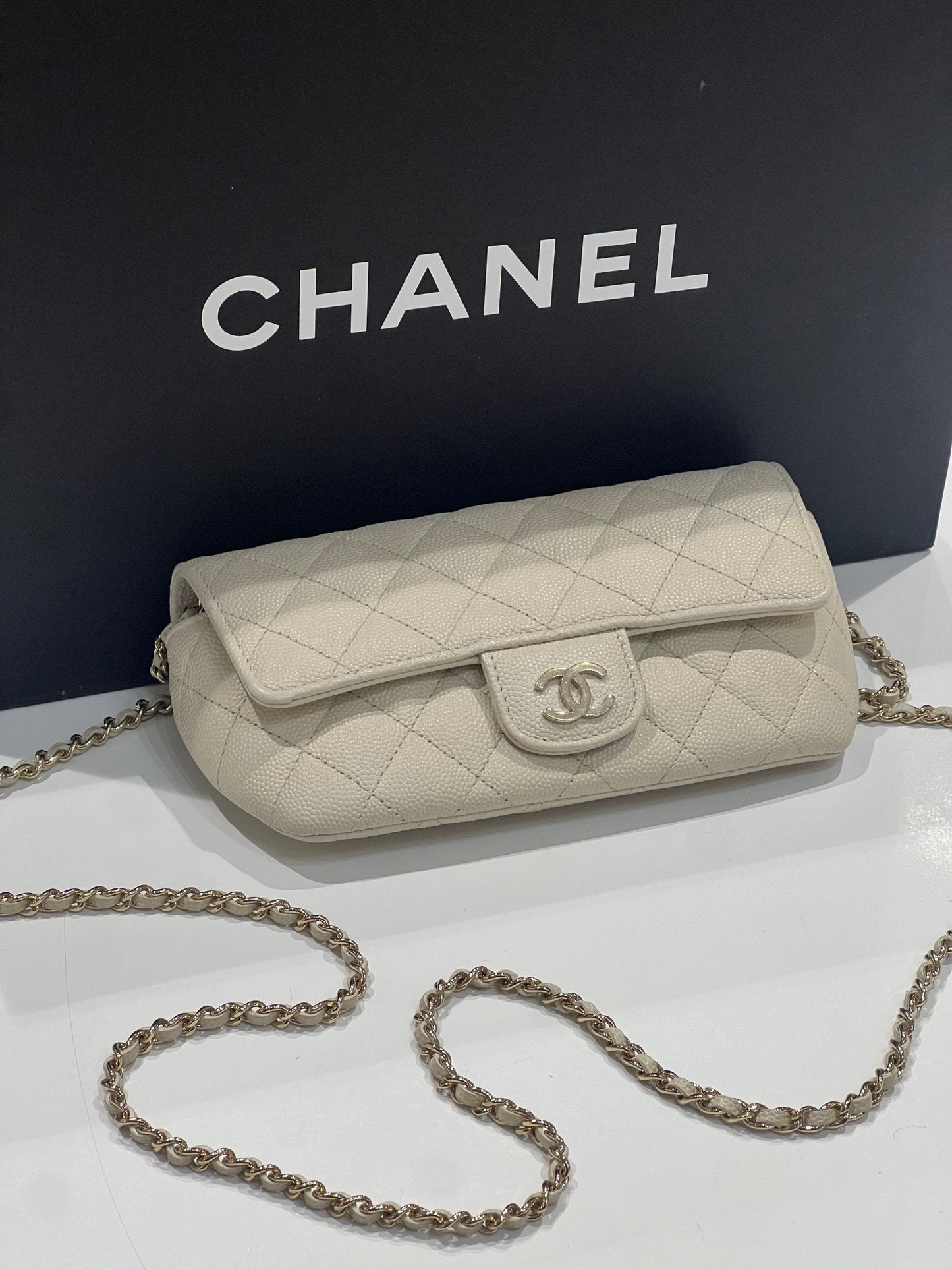 Chanel - Mini sac classique ivoire