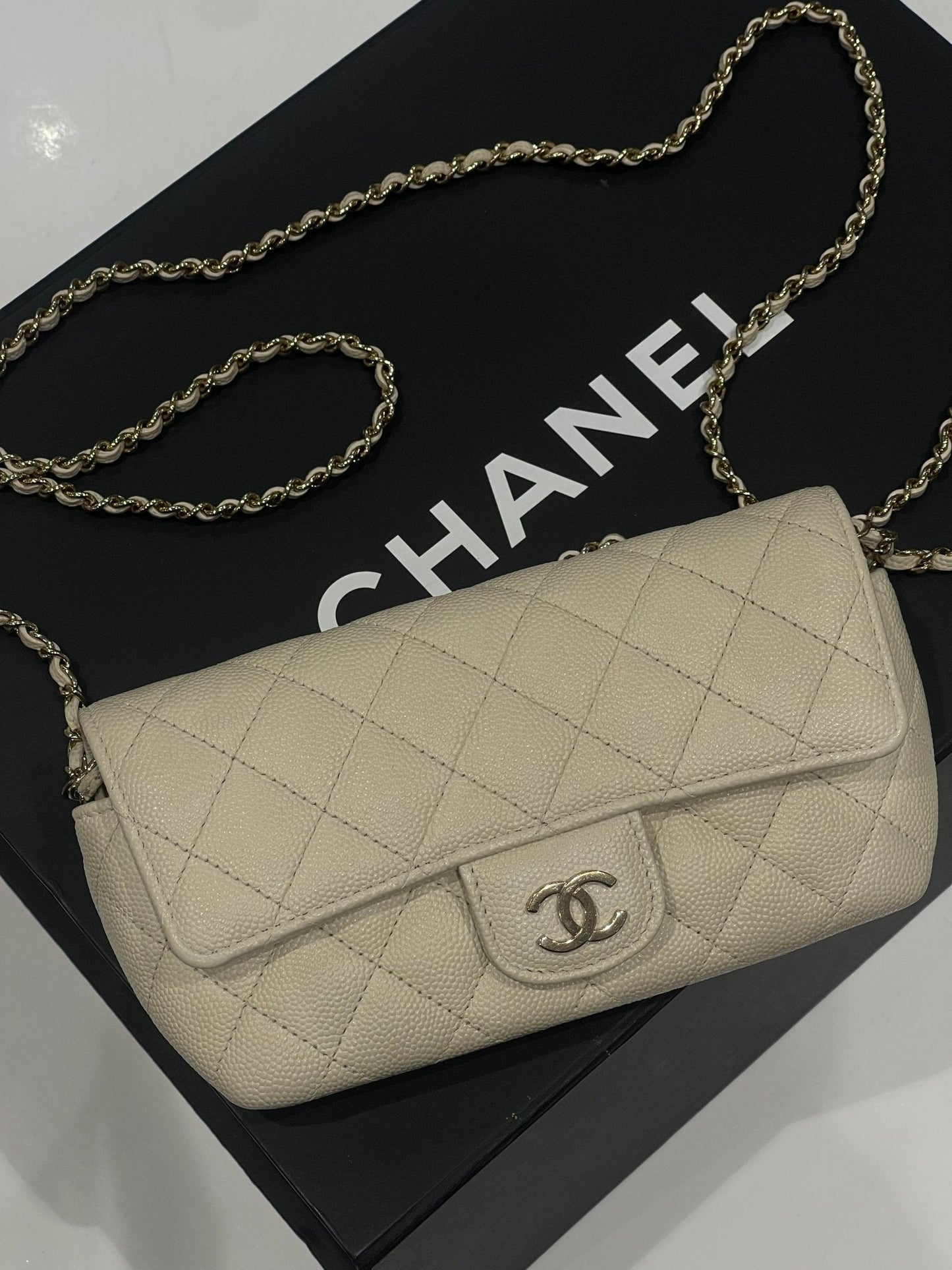 Chanel - Mini sac classique ivoire