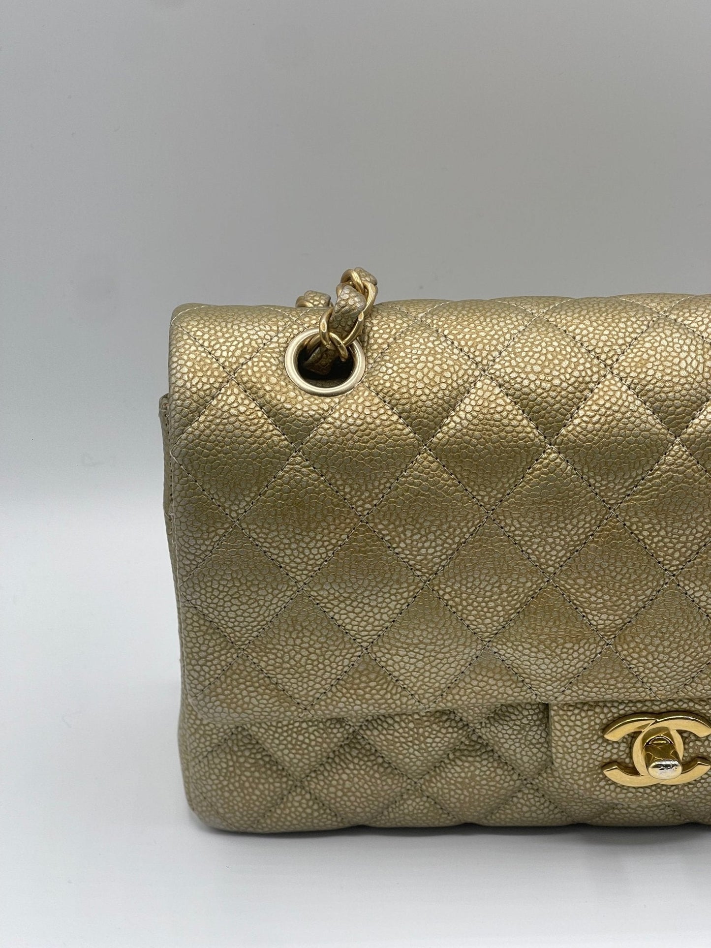 Chanel - Sac 11.12 Timeless doré irisé