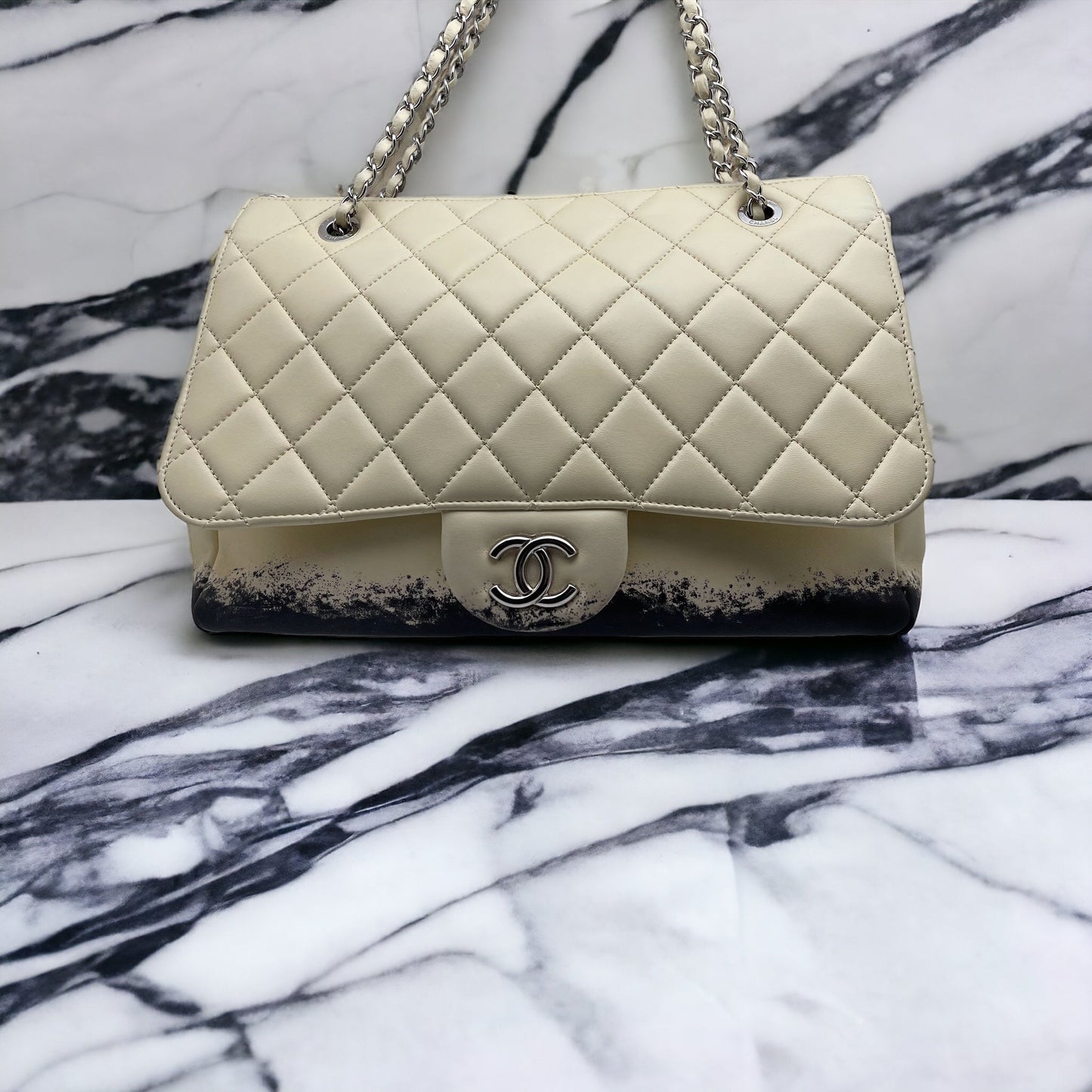 Chanel - Sac Maxi Jumbo