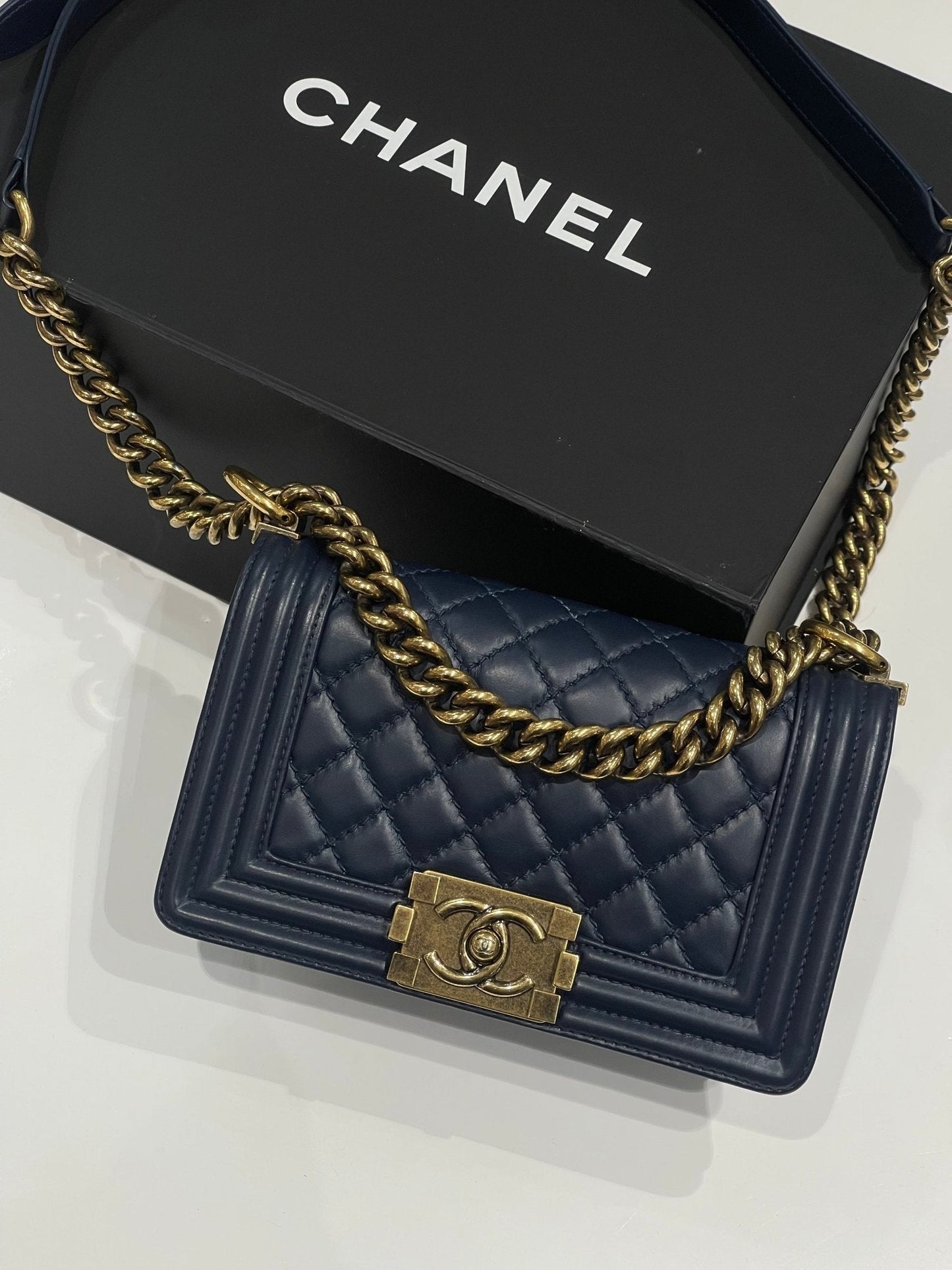 Chanel - Sac Petit Boy bleu nuit