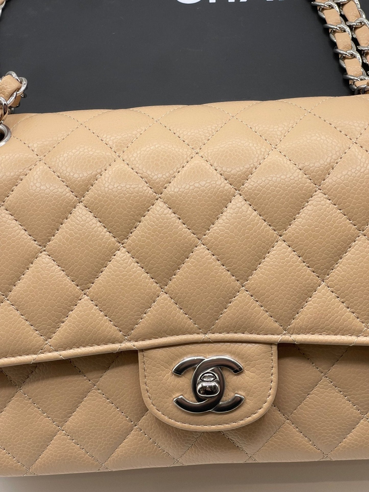 Chanel - Sac Timeless 25 beige caviar