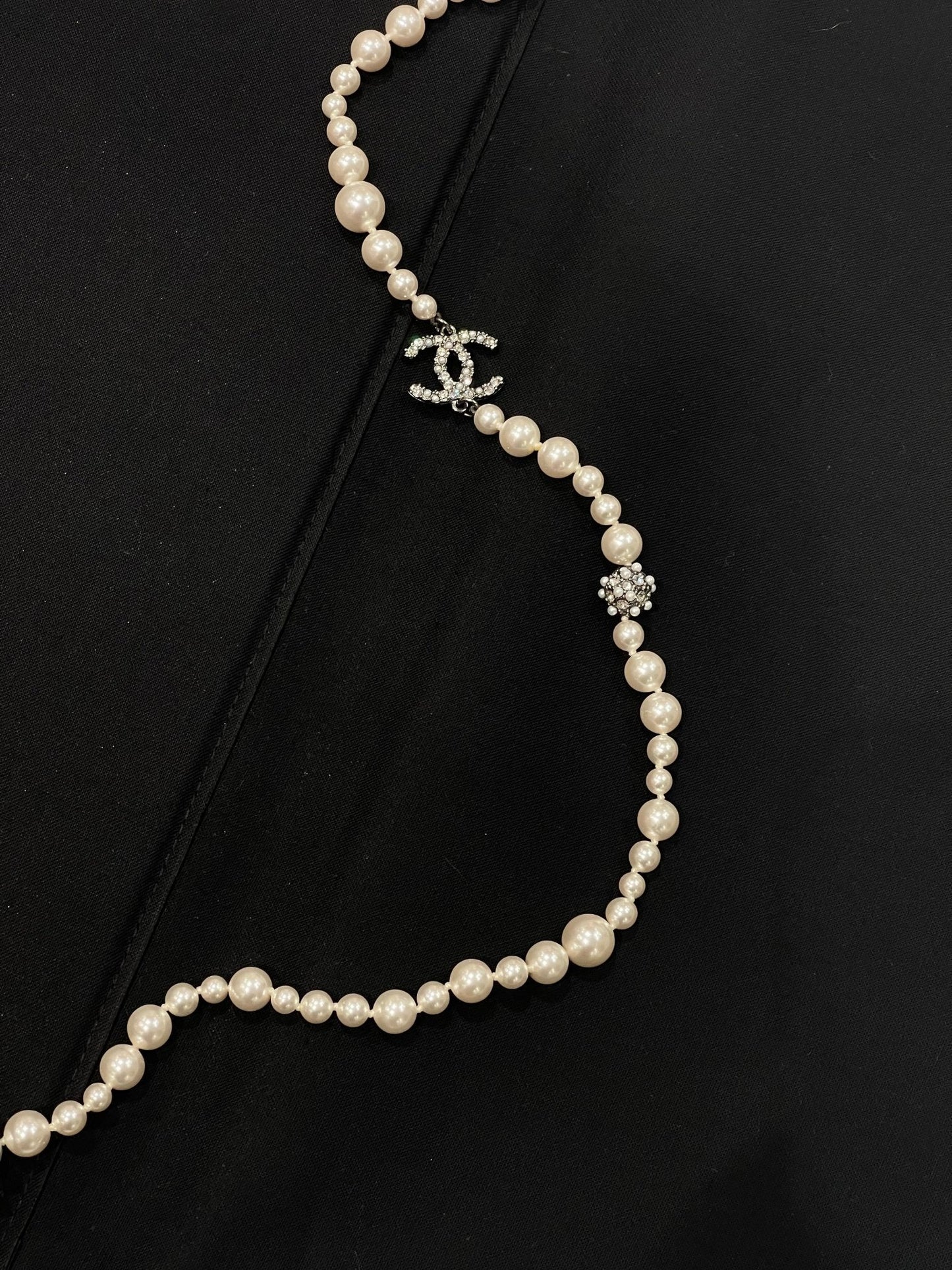 Chanel - Sautoir perles et srass CC