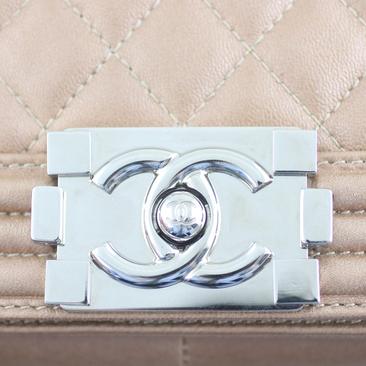 Chanel Boy Old Medium | 15 Series