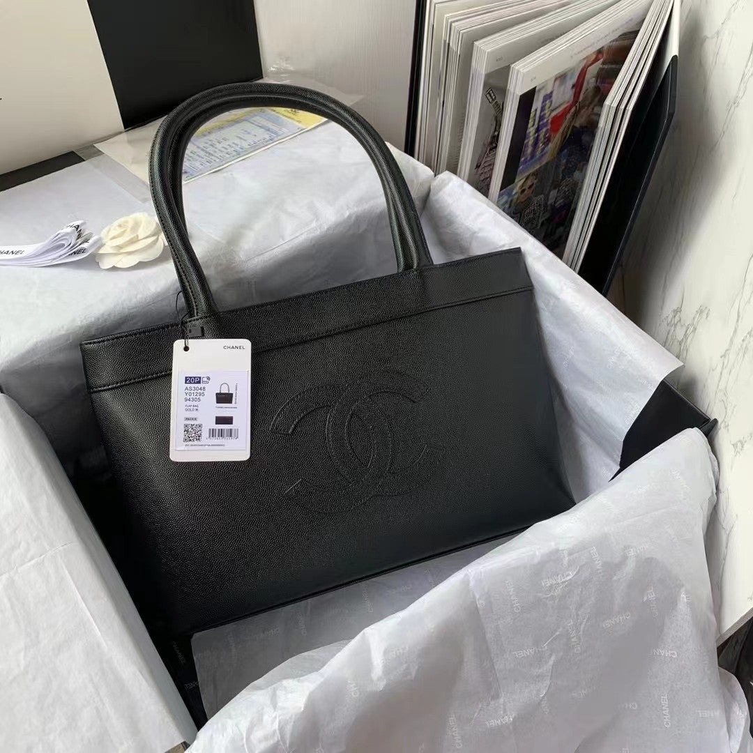 CHL CHLOpen Tote Caviar East West Black For Women, Women’s Bags 14.5in/36.9cm