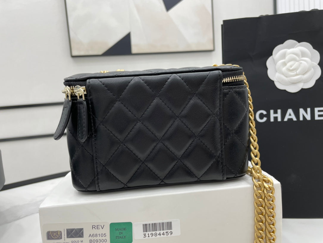 CHLSmall Vanity Case Black With Gold Zipper For Women, Women’s Bags 5.9in/15cm