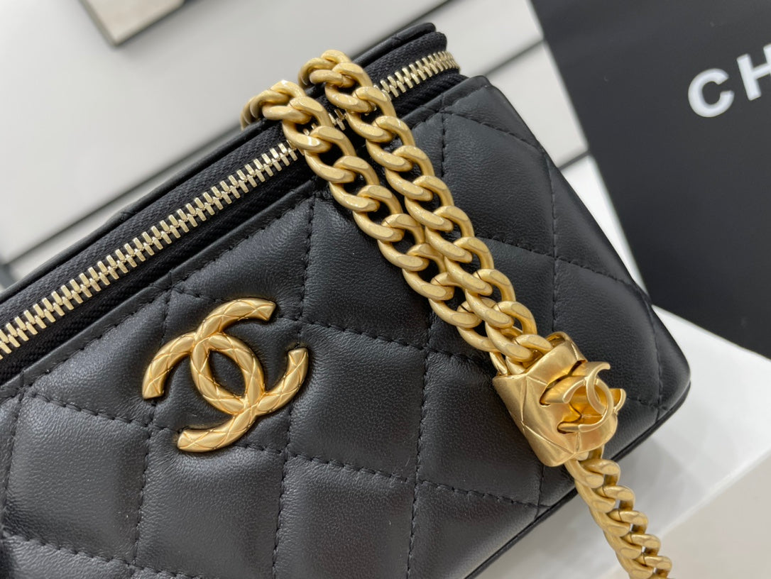 CHLSmall Vanity Case Black With Gold Zipper For Women Bags 5.9in/15cm