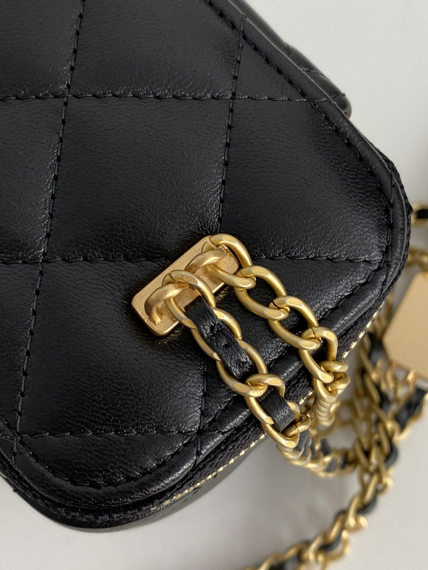 CHLSmall Vanity With Chain Black For Women, Women’s Bags 4.3in/11cm