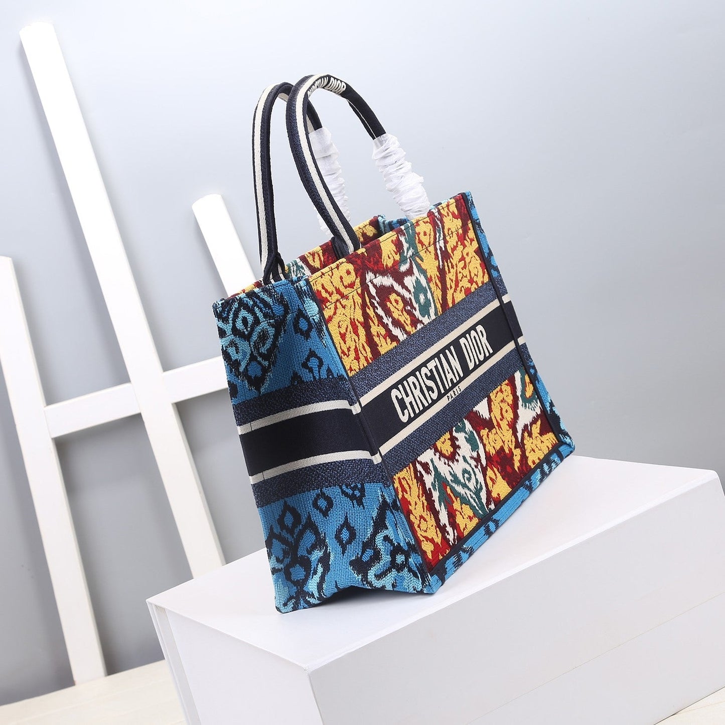 Top Quality MeTop Qualityum Book Tote Multicolor For Women 14in/36cm CD