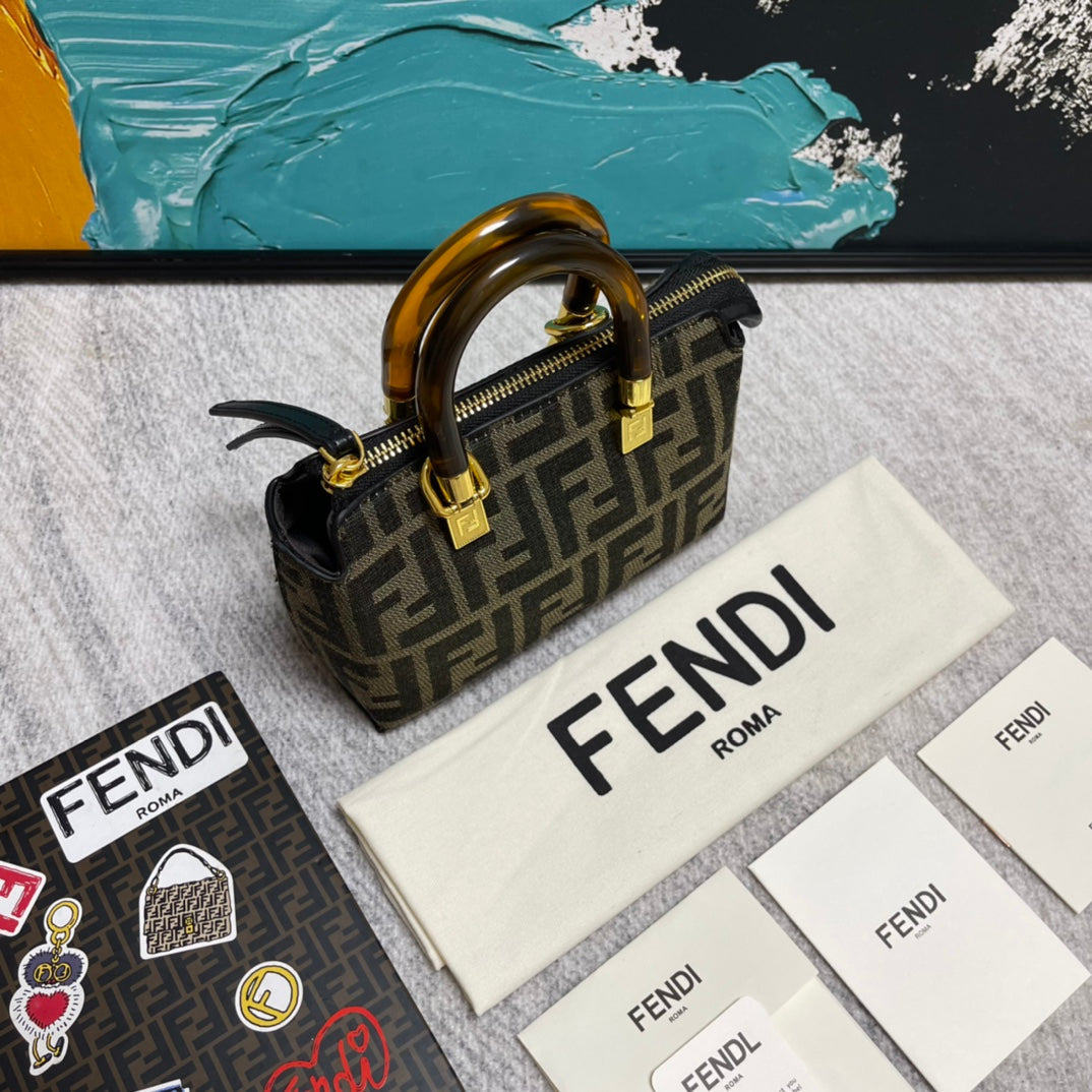 EN - New 1:1 rep Lux Bags FEI 262