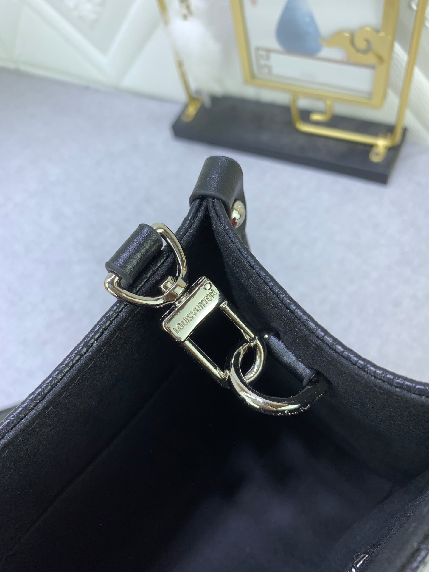 EN - New 1:1 rep Bag LUV 637