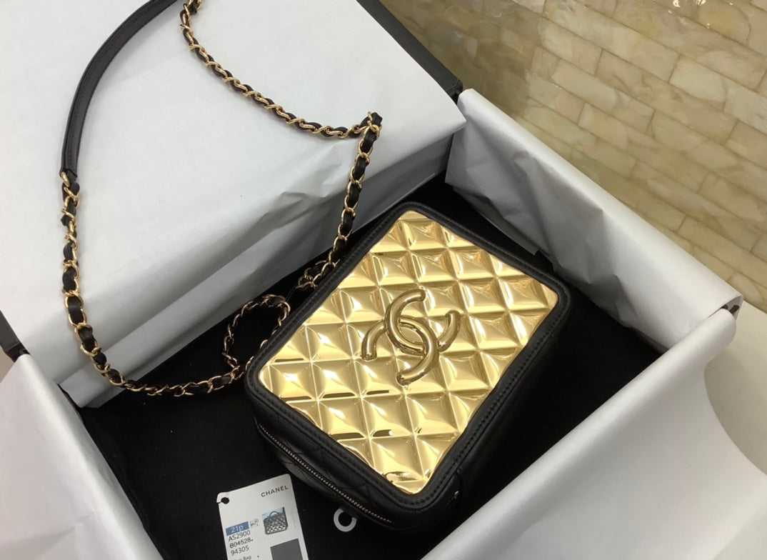 CHLVanity Case Black With Gold Metal For Women, Women’s Handbags, Shoulder And Crossbody Bags 7in/19cm AS2900