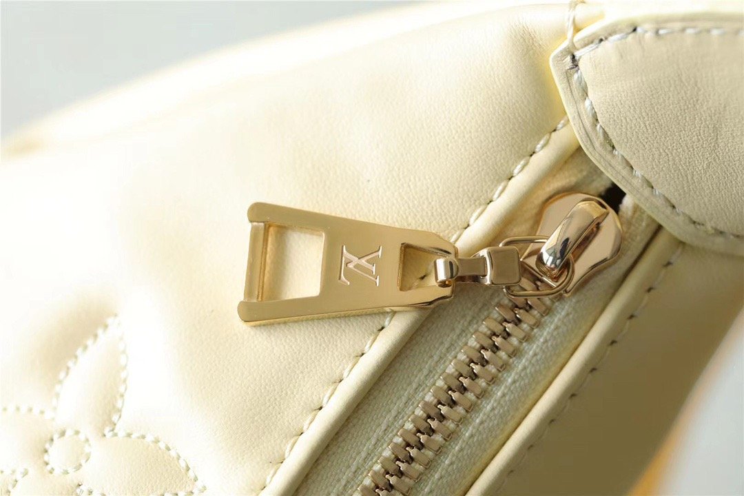 Top Quality Over The Moon Bag Handbags For Women In Banana Yellow 10.8in/28cm Top Quality M59823