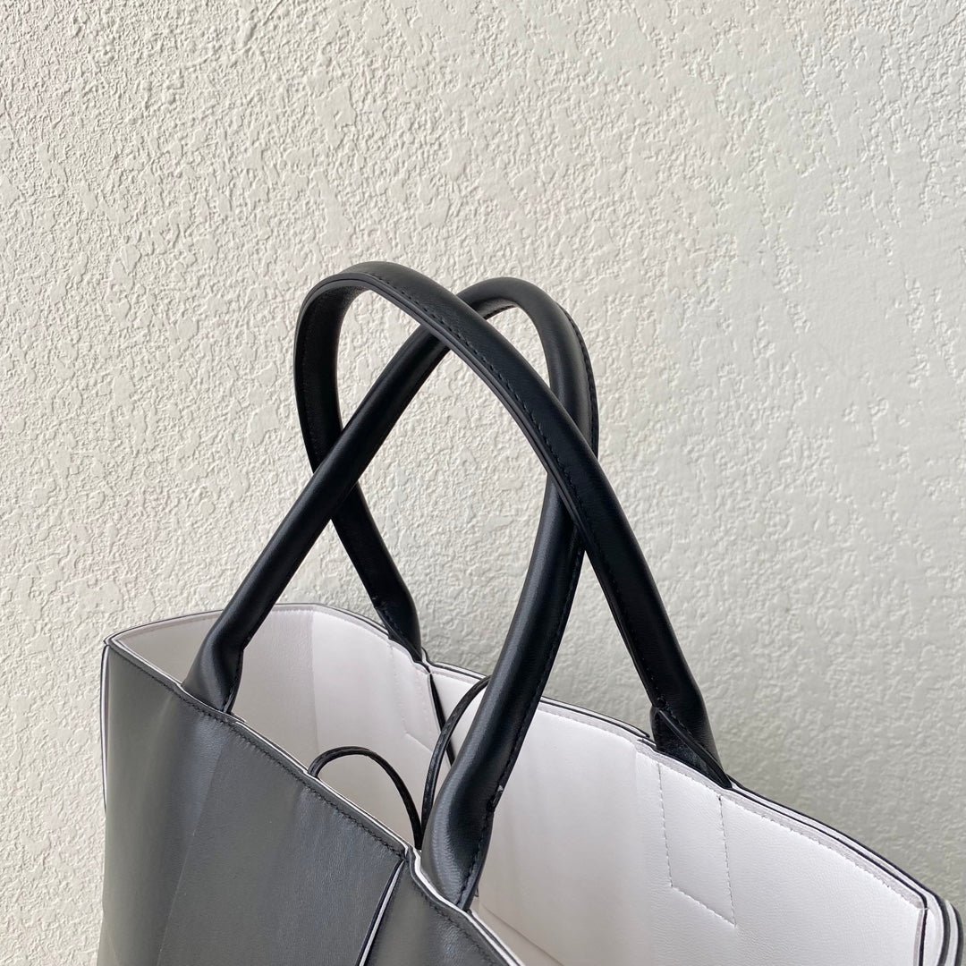 Top Quality Arco Tote Bag For Women 16.14in/41cm In Black 609175VMAY31283