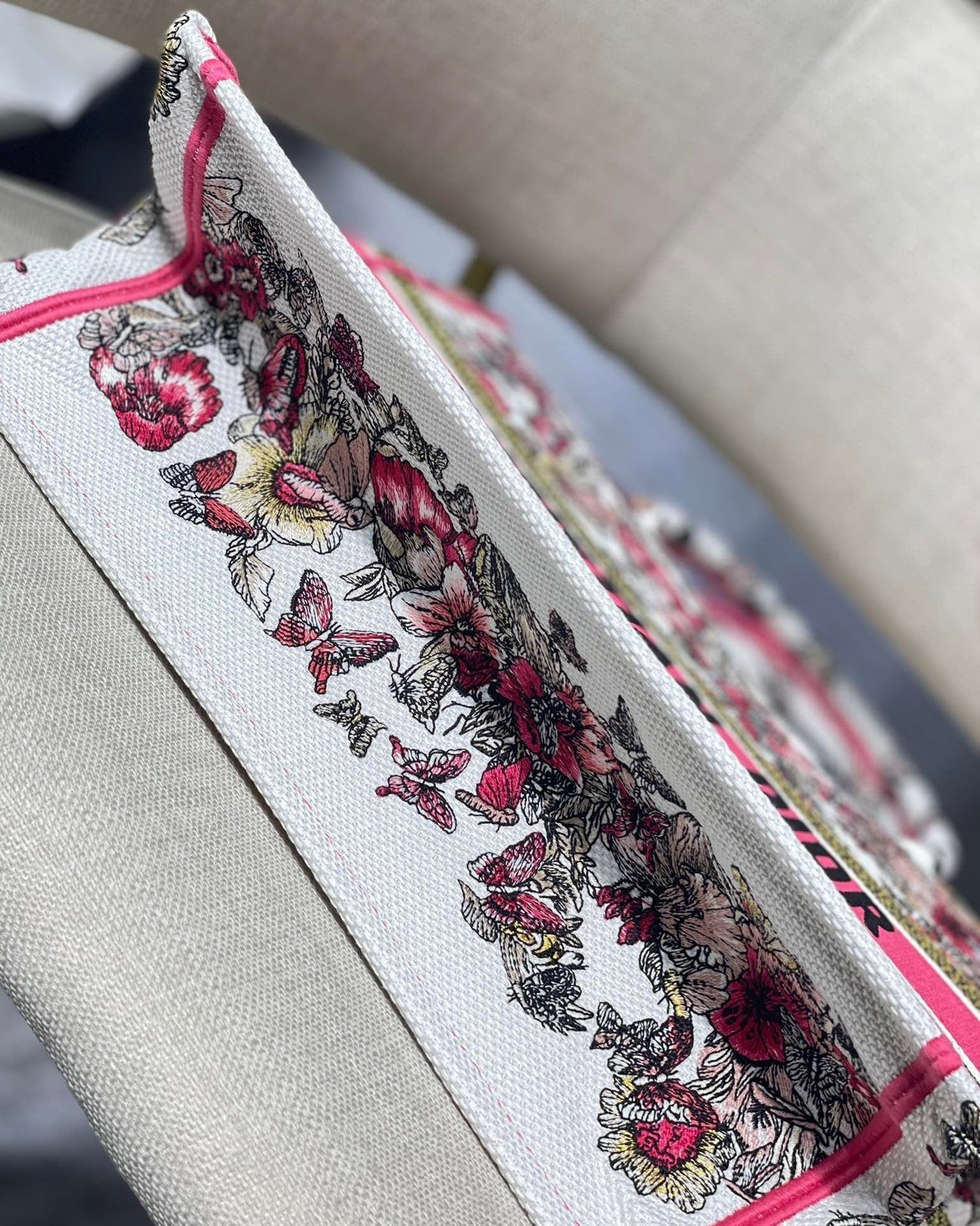 Top Quality MeTop Qualityum Book Tote Pink Multicolor, For Women, Womens Handbags 14in/36cm CD
