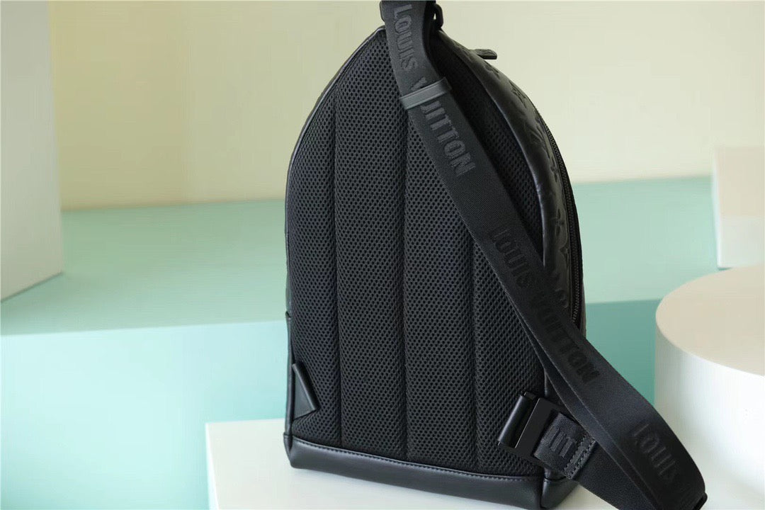 Top Quality Racer Slingbag Monogram Shadow Black For Men, Backpacks 16.5in/42cm Top Quality M46107
