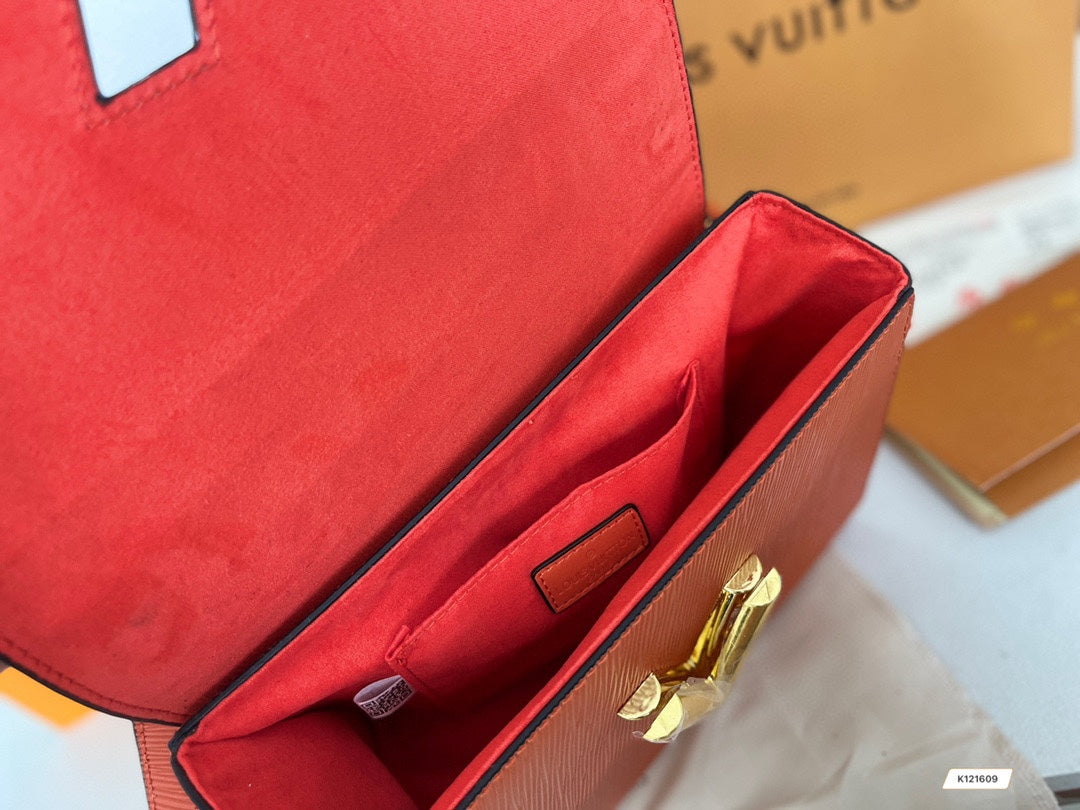 EN - New 1:1 rep Lux Bags LUV 529