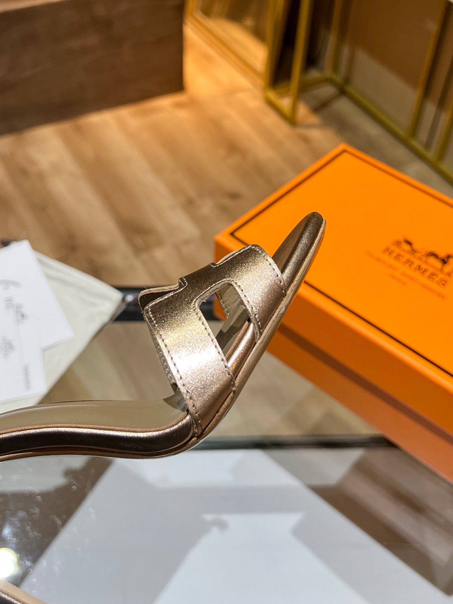 New 1:1 rep HM HIGH HEELS 028